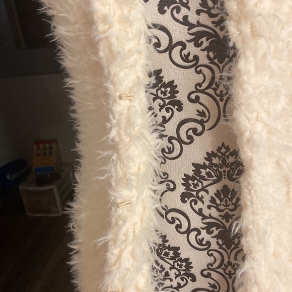 Fluffy vest - Picture 2 of 5